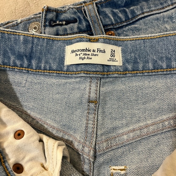✨Abercrombie & Fitch High Rise Mom Shorts ✨ - Picture 2 of 3